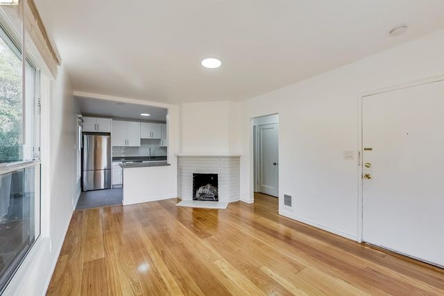 1207 University Ave, Berkeley, CA 94702