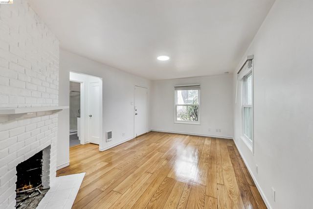 1207 University Ave, Berkeley, CA 94702