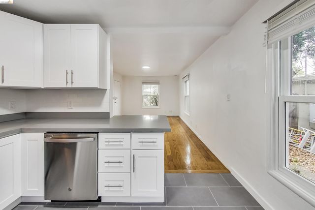 1207 University Ave, Berkeley, CA 94702