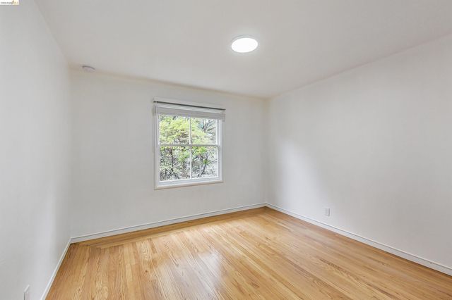 1207 University Ave, Berkeley, CA 94702