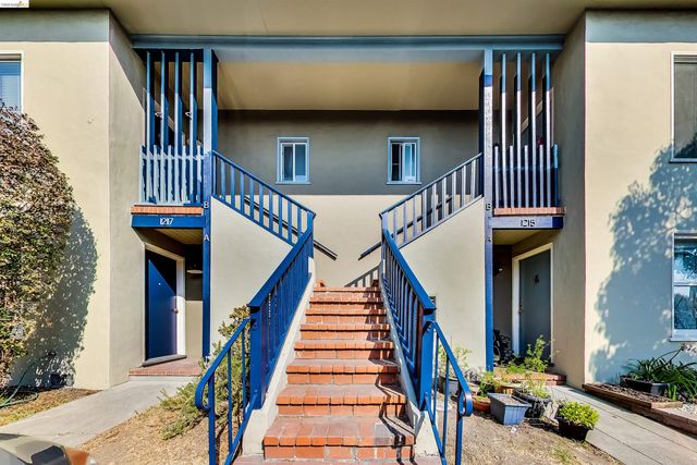 1207 University Ave, Berkeley, CA 94702