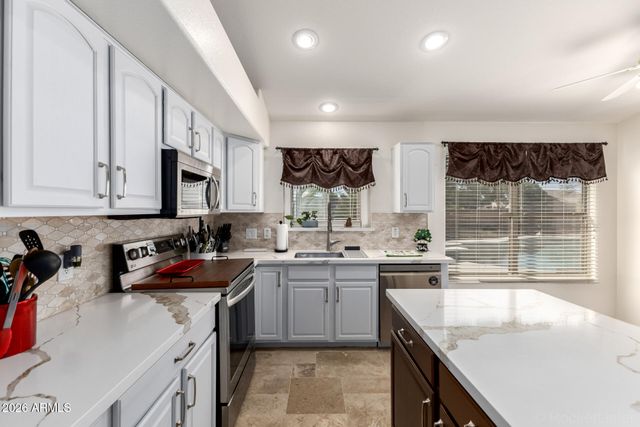 6448 W TONTO Drive, Glendale, AZ 85308