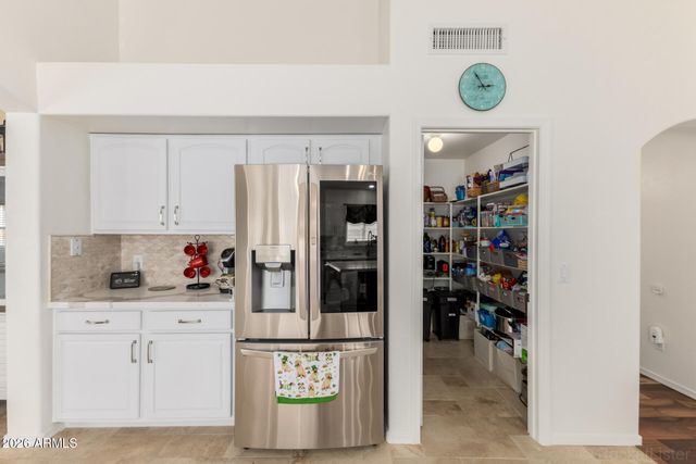 6448 W TONTO Drive, Glendale, AZ 85308