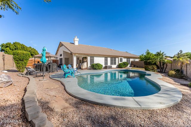 6448 W TONTO Drive, Glendale, AZ 85308