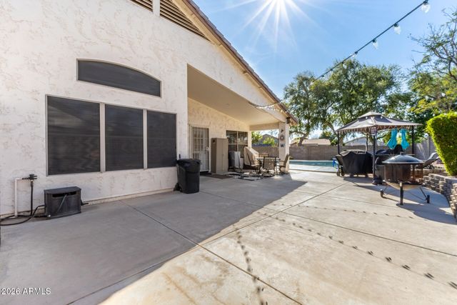 6448 W TONTO Drive, Glendale, AZ 85308