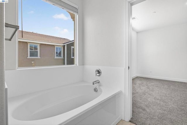 532 E Isidoro Ave, Mountain House, CA 95391