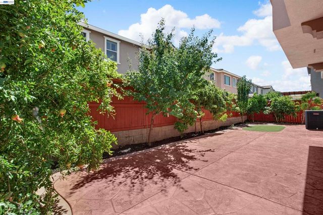 532 E Isidoro Ave, Mountain House, CA 95391