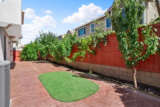 532 E Isidoro Ave, Mountain House, CA 95391