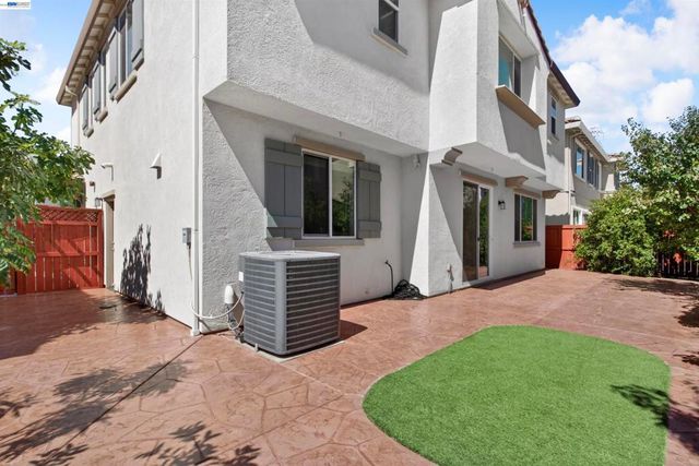 532 E Isidoro Ave, Mountain House, CA 95391