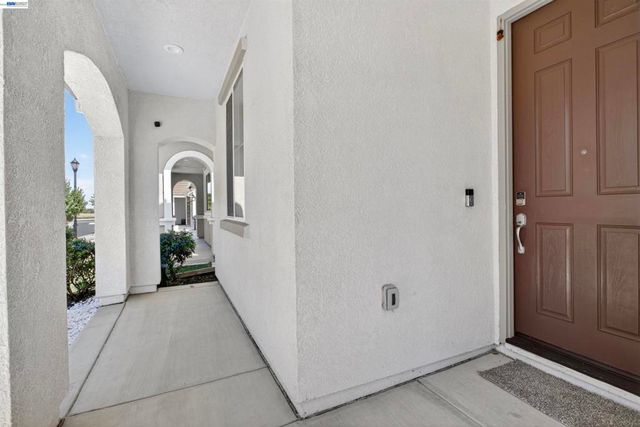 532 E Isidoro Ave, Mountain House, CA 95391