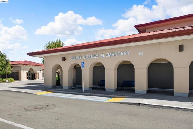 532 E Isidoro Ave, Mountain House, CA 95391