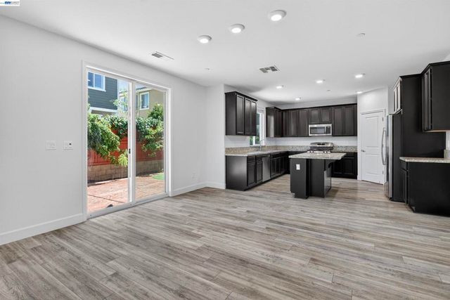 532 E Isidoro Ave, Mountain House, CA 95391
