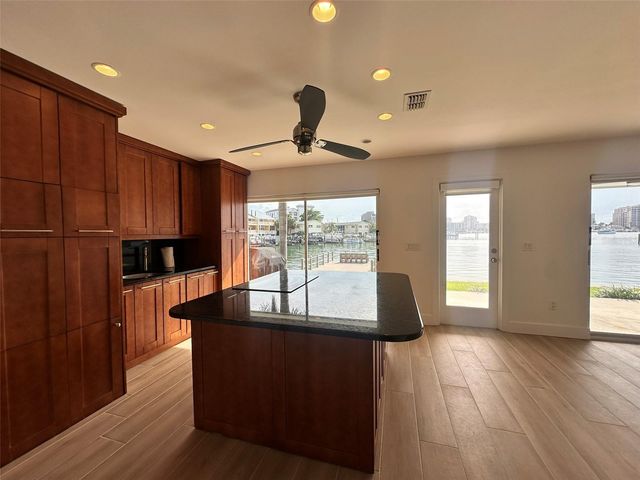 400 LARBOARD WAY 105, Clearwater Beach, FL 33767