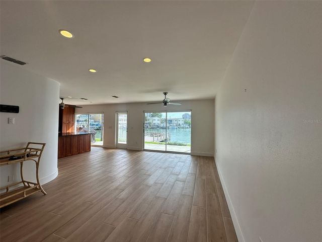 400 LARBOARD WAY 105, Clearwater Beach, FL 33767