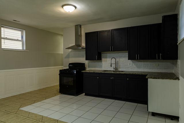 6667 S Michigan Avenue 1, Chicago, IL 60637