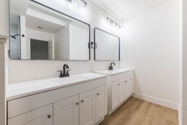 901 Barnett Way, Madera, CA 93637