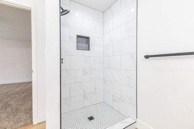 901 Barnett Way, Madera, CA 93637