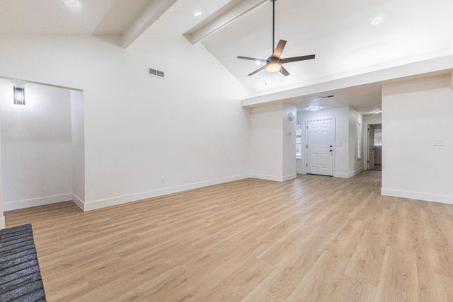 901 Barnett Way, Madera, CA 93637