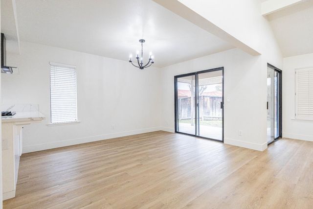 901 Barnett Way, Madera, CA 93637