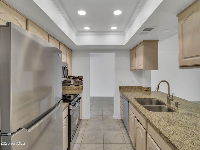 4949 W ROYAL PALM Road, Glendale, AZ 85302