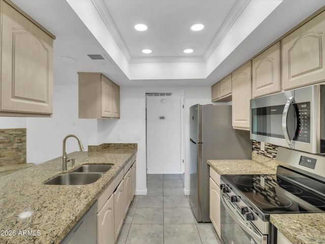 4949 W ROYAL PALM Road, Glendale, AZ 85302