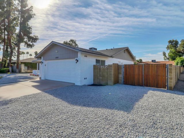 4949 W ROYAL PALM Road, Glendale, AZ 85302