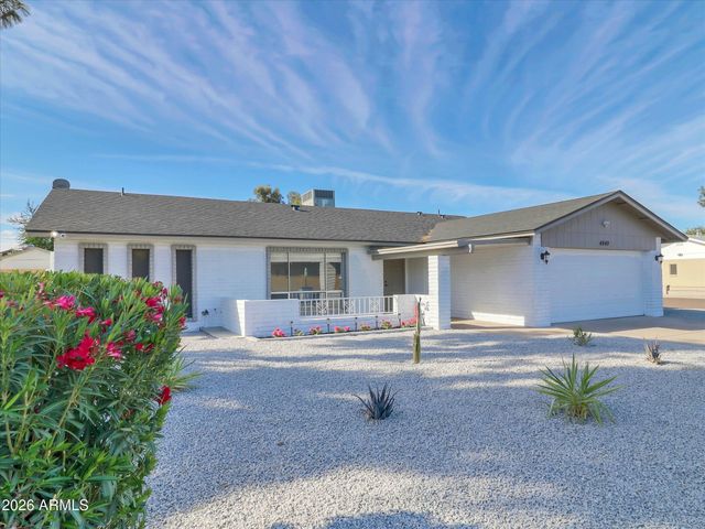 4949 W ROYAL PALM Road, Glendale, AZ 85302