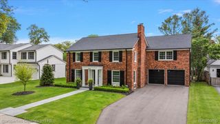 586 Fairfax Street, Birmingham, MI 48009