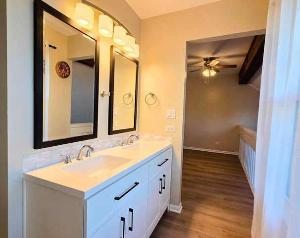 963 Taylor Drive, Gurnee, IL 60031