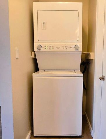 963 Taylor Drive, Gurnee, IL 60031