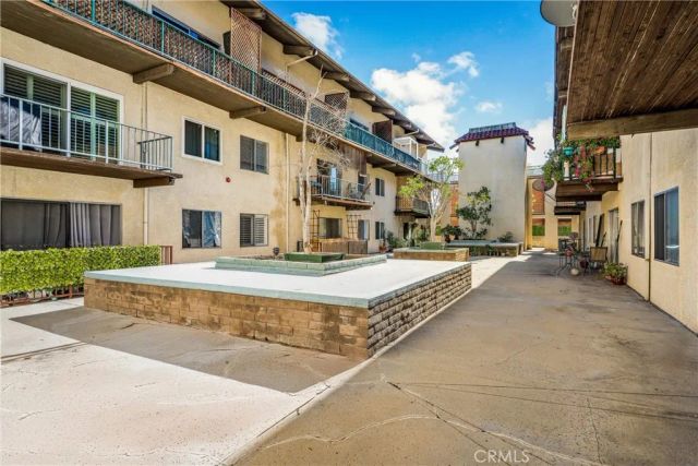 5460 White Oak F303, Encino, CA 91316