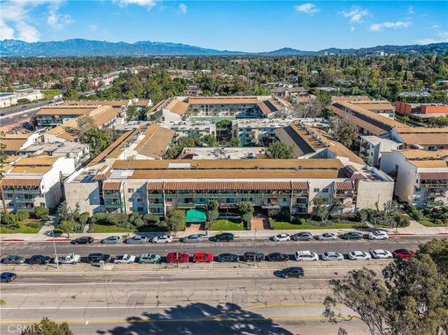5460 White Oak F303, Encino, CA 91316