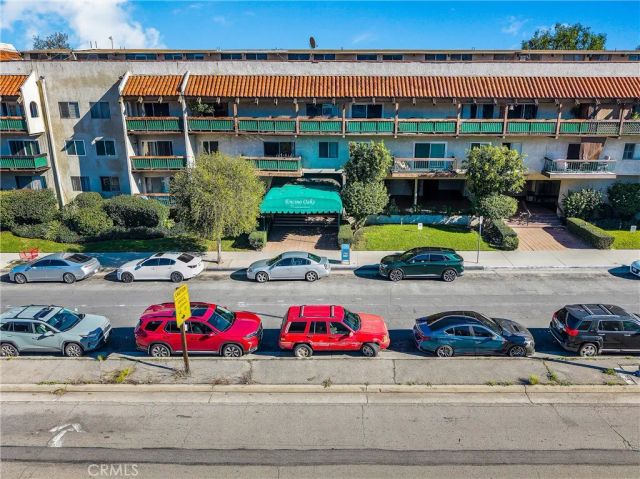 5460 White Oak F303, Encino, CA 91316