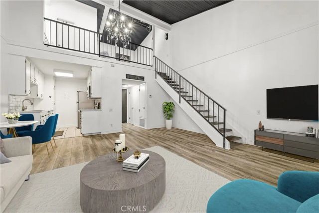 5460 White Oak F303, Encino, CA 91316