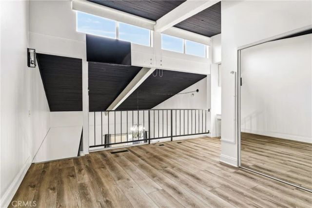 5460 White Oak F303, Encino, CA 91316