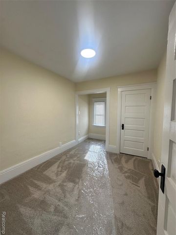18576 Jefferson, Riverview, MI 48193