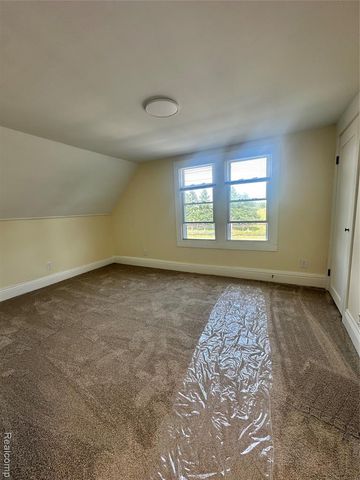 18576 Jefferson, Riverview, MI 48193