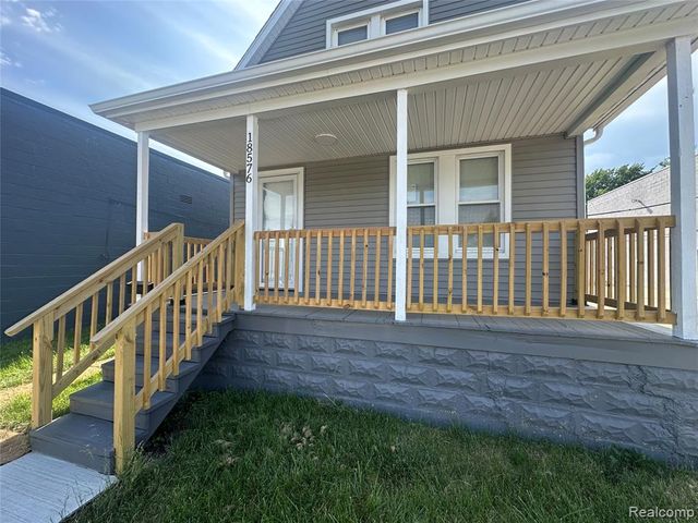 18576 Jefferson, Riverview, MI 48193
