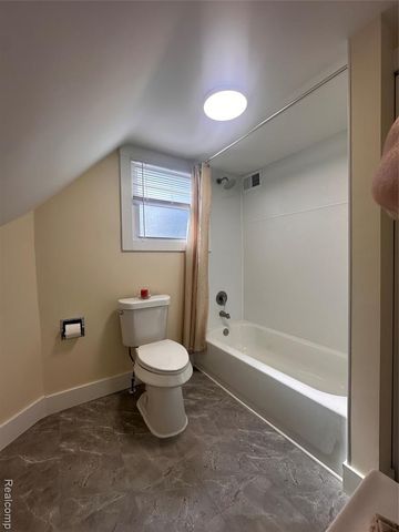 18576 Jefferson, Riverview, MI 48193