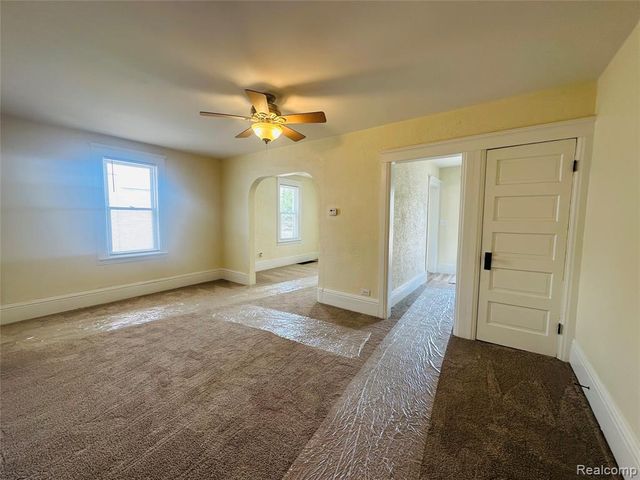 18576 Jefferson, Riverview, MI 48193