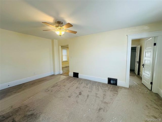 18576 Jefferson, Riverview, MI 48193