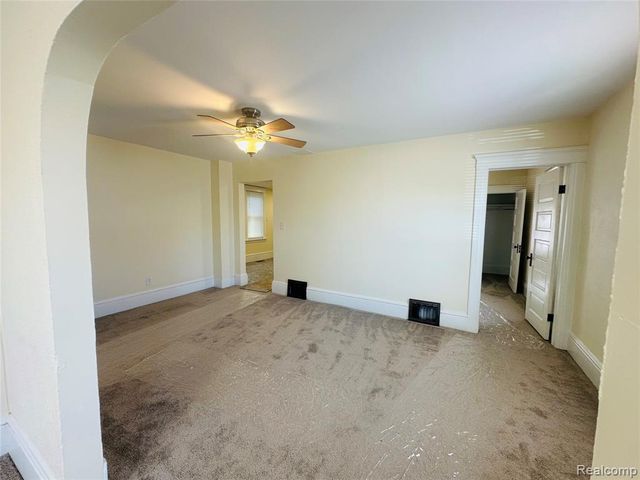 18576 Jefferson, Riverview, MI 48193