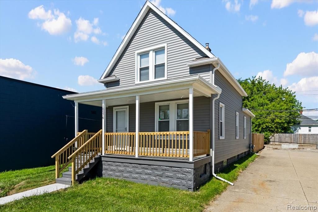 18576 Jefferson, Riverview, MI 48193