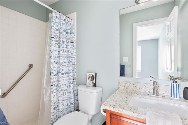 924 Lucas Creek Rd Apt 2, Newport News, VA 23608