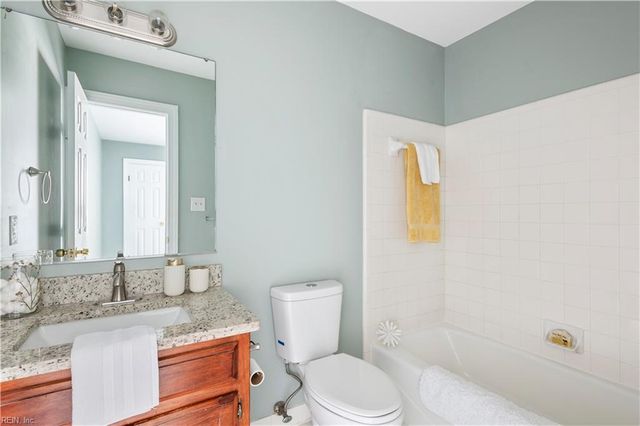 924 Lucas Creek Rd Apt 2, Newport News, VA 23608