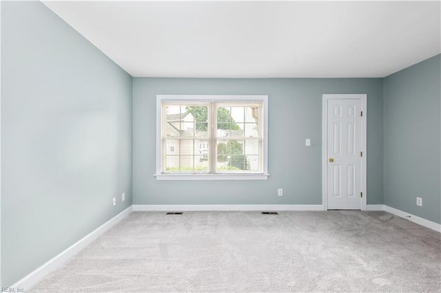 924 Lucas Creek Rd Apt 2, Newport News, VA 23608