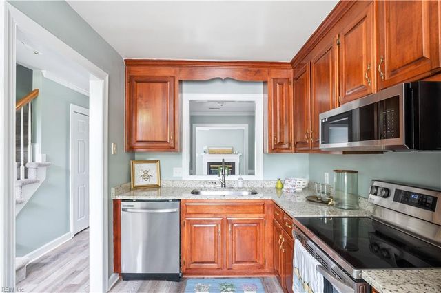 924 Lucas Creek Rd Apt 2, Newport News, VA 23608