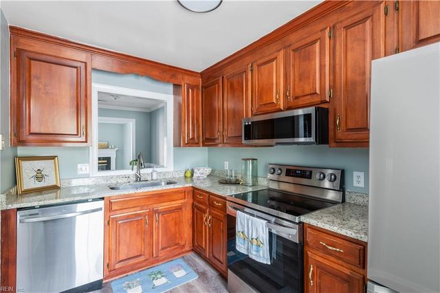 924 Lucas Creek Rd Apt 2, Newport News, VA 23608