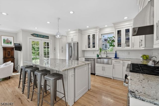 89 Myrtle Ave, Millburn Twp., NJ 07041