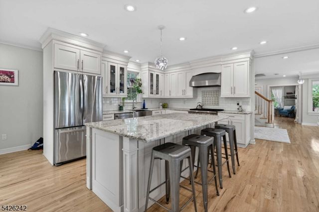 89 Myrtle Ave, Millburn Twp., NJ 07041